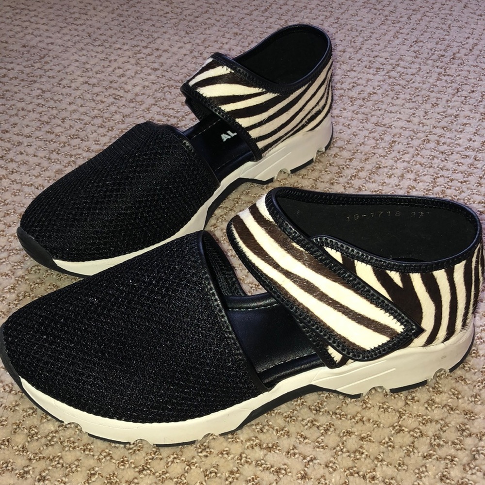 All Black Mesh Velcro Sneaker Sandal Size 37 7